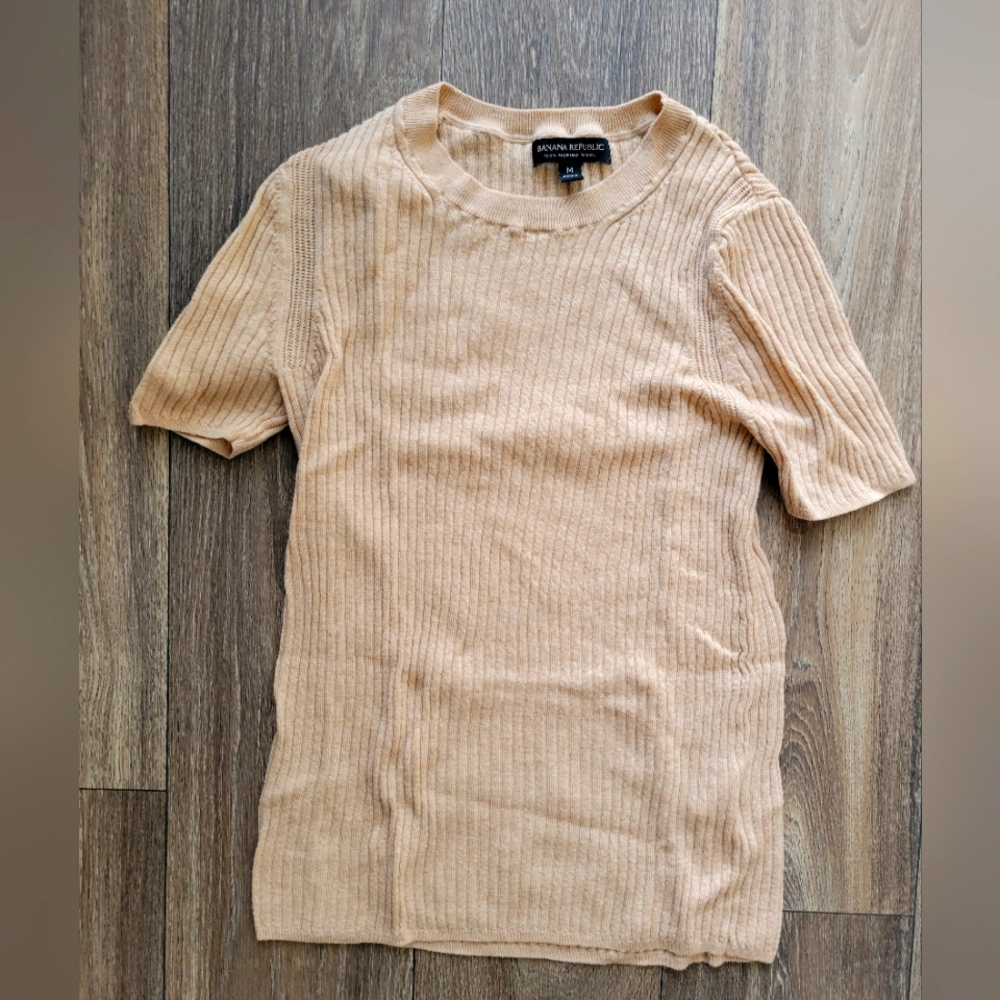 Size M Banana Republic Wool Sweater